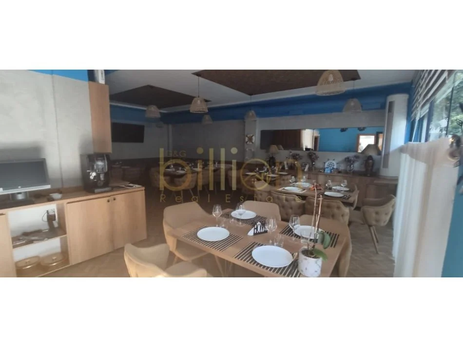 Tirane, jepet me qera dyqan , 150 m² 2.500 €