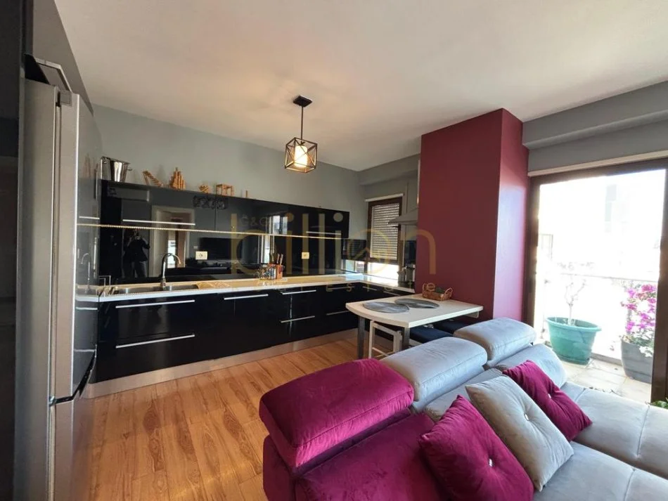 Tirane, jepet me qera 2+1+Ballkon ,Mine Peza, 95 m² 800 €