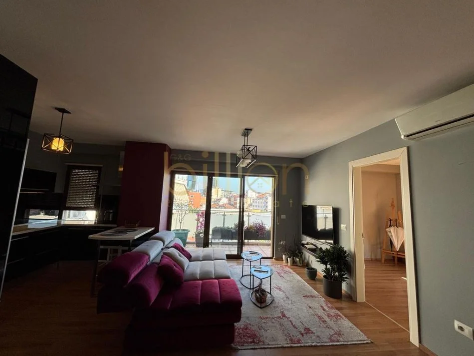 Tirane, jepet me qera 2+1+Ballkon ,Mine Peza, 95 m² 800 €