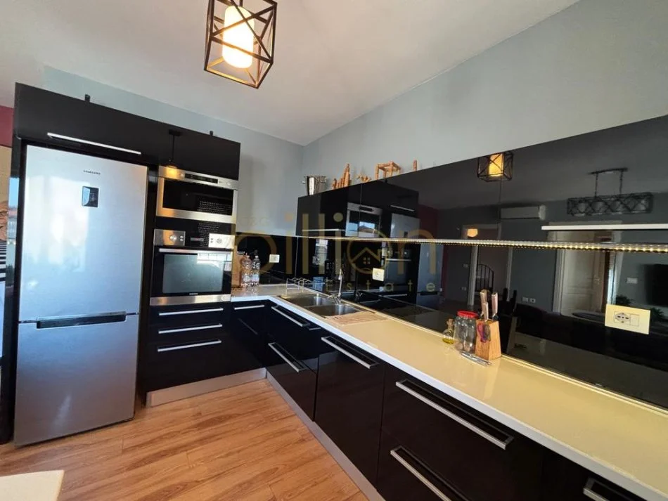 Tirane, jepet me qera 2+1+Ballkon ,Mine Peza, 95 m² 800 €