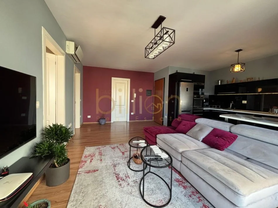 Tirane, jepet me qera 2+1+Ballkon ,Mine Peza, 95 m² 800 €