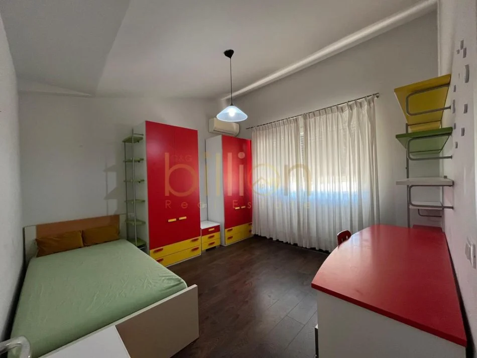 Tirane, jepet me qera 2+1+Ballkon , 125 m² 1.600 € 