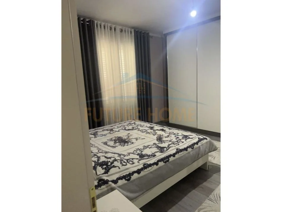 Tirane, jepet me qera Vile 3 Katshe Kati 3, 255 m² 1.000 € (Kodra e Priftit)