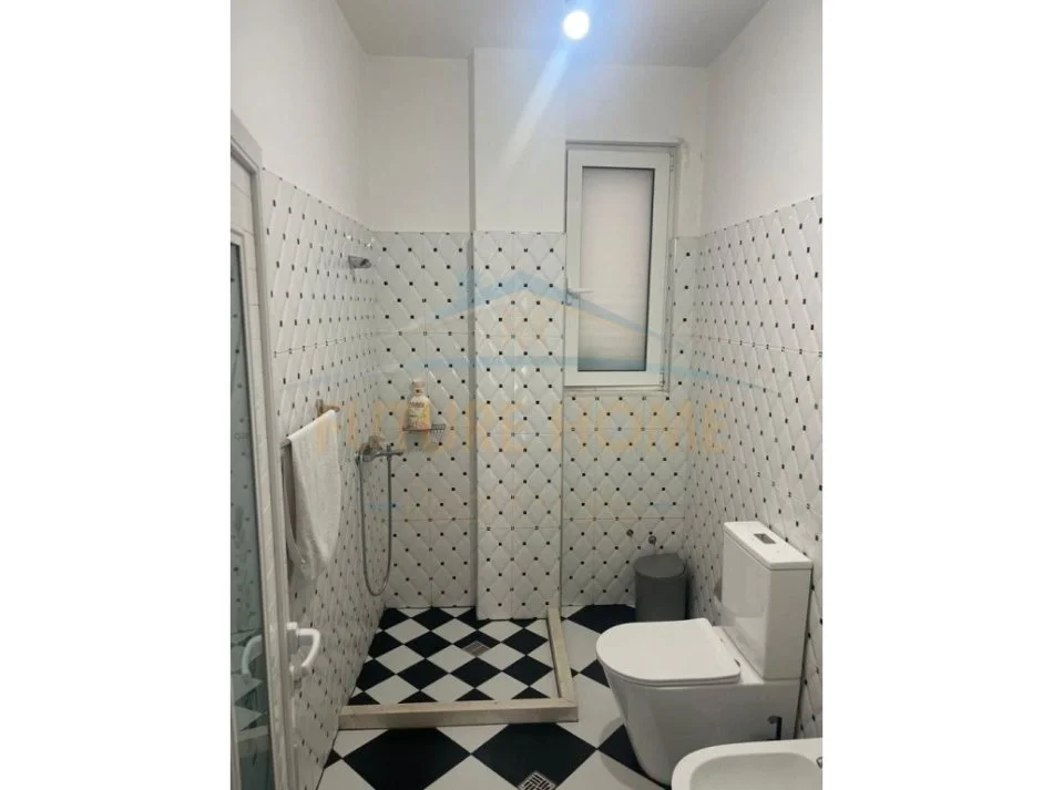 Tirane, jepet me qera Vile 3 Katshe Kati 3, 255 m² 1.000 € (Kodra e Priftit)