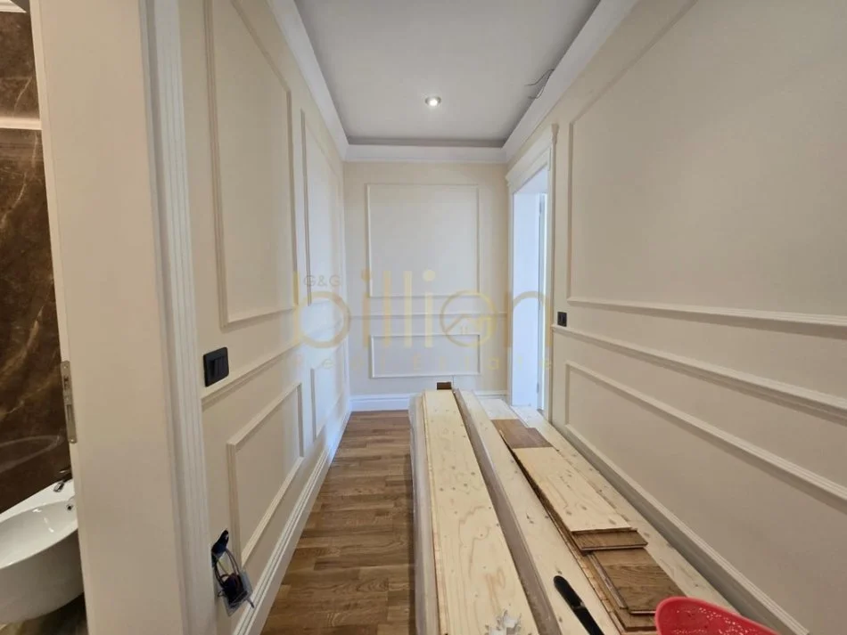 Tirane, shitet 1+1+Ballkon , 96 m² 