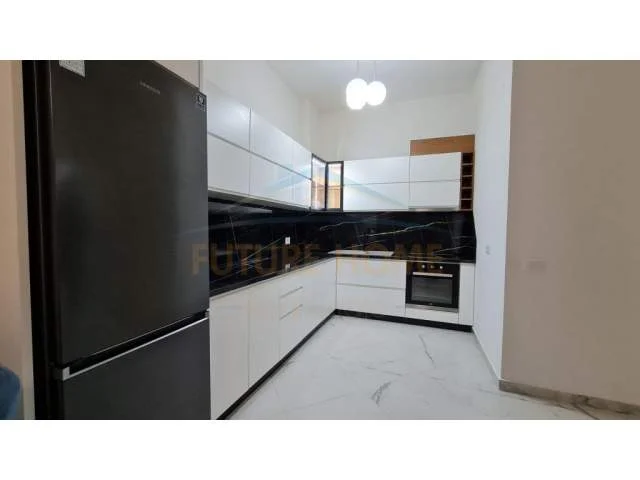Tirane, shitet apartament 1+1 Kati 10, 78 m² 175.000 Euro