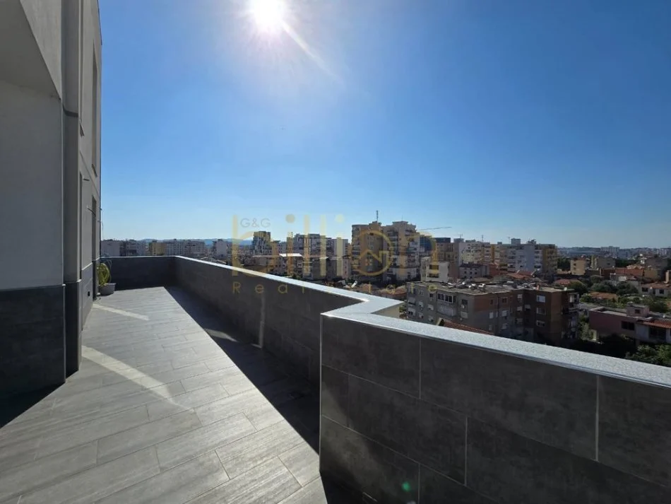 Tirane, shitet 1+1+Ballkon , 96 m² 