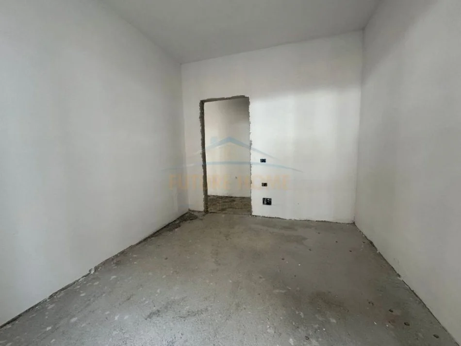 Shitet, Apartament 2+1, Univers City.