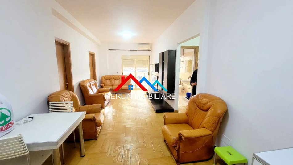 Tirane, jepet me qera apartament 2+1+Ballkon Kati 2, 90 m² 670 € (RRUGA HIM KOLLI,RRUGA E KAVAJES.)