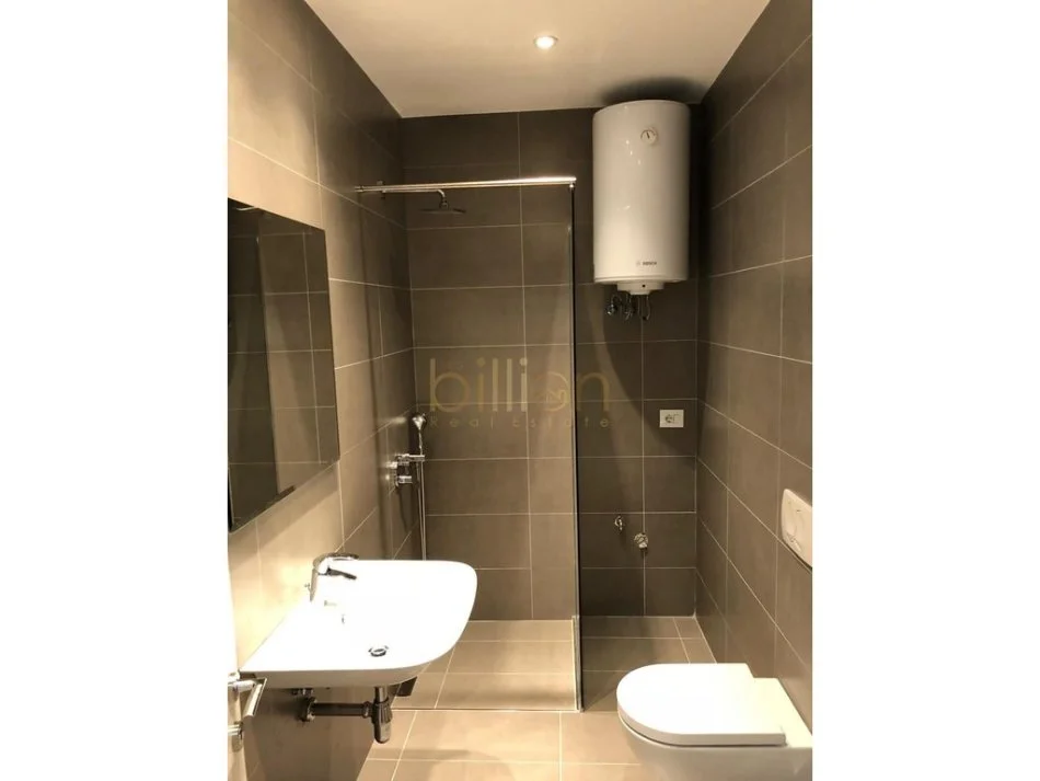 Tirane, jepet me qera , 65 m² 700 € 