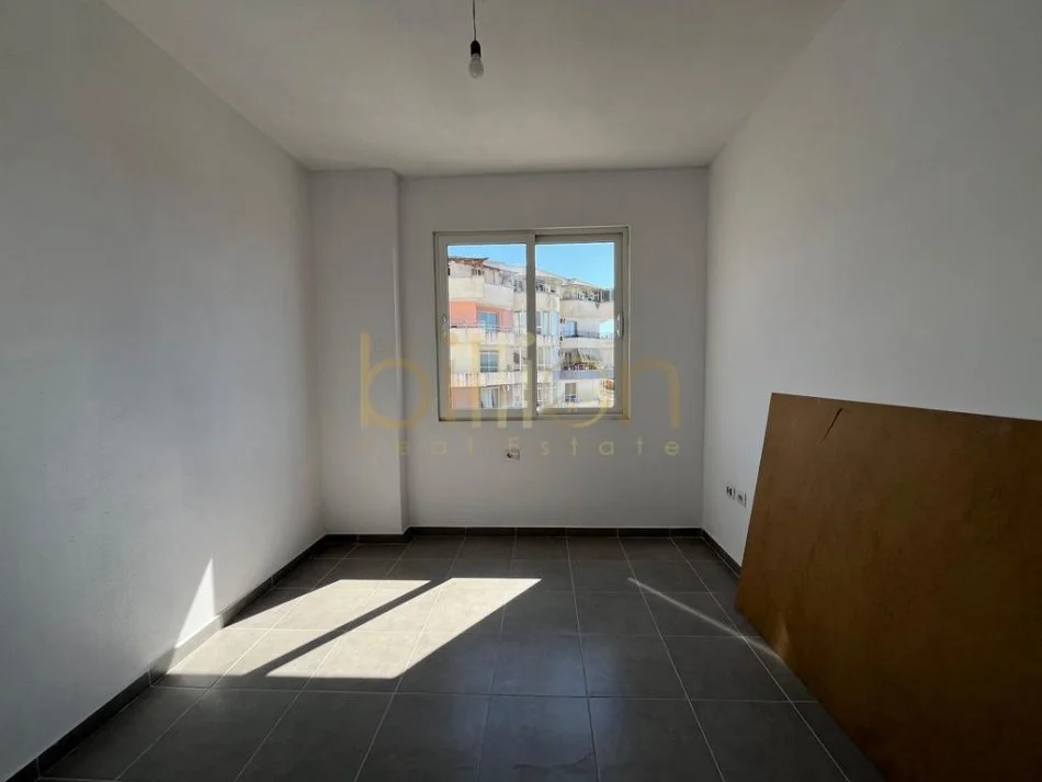 Tirane, shitet 2+1 , 110 m² 110.000 € (Astir)