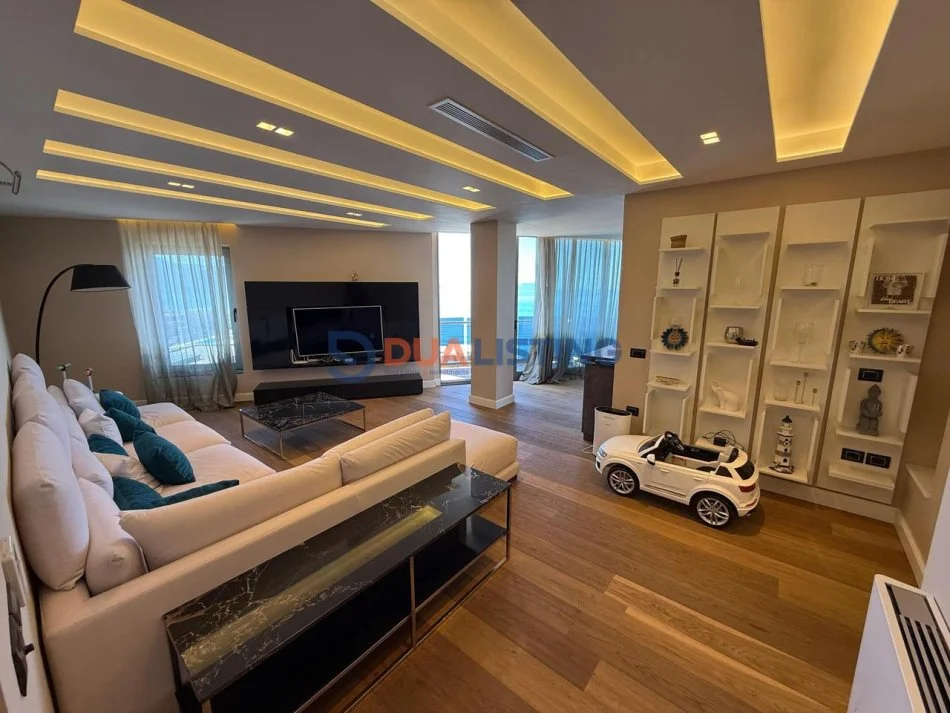 Vlore, shitet apartament+verande | Penthouse 2+1+Ballkon Kati 6, 180 m² 580.000 € (Vlore)