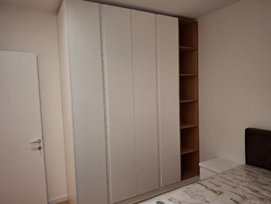 Tirane, jepet me qera apartament 3+1+Ballkon Kati 3, 131 m² 1.100 € (Liqen i Thate)