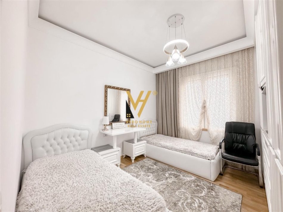 Tirane, shitet apartament 3+1+Ballkon Kati 3, 123 m² 250.000 € (KOPSHTI ZOOLOGJIK)