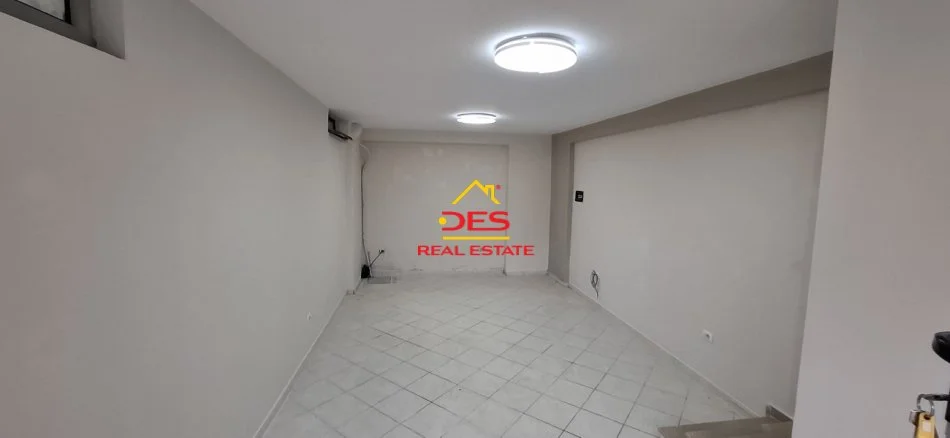 Vlore, jepet me qera ambjent biznesi Kati 0, 40 m² 300 € (Rruga Sadik Zotaj)