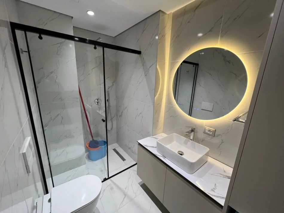 Tirane, jepet me qera apartament 1+1 Kati 5, 65 m² 600 € (Rruga Jordan Misja)