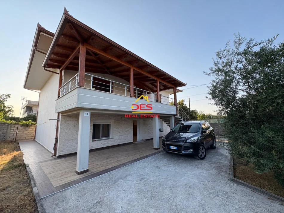 Vlore, shitet Vile Kati 2, 220 m² 170.000 € (Rruga Sokrat Leka)
