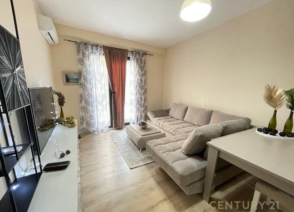 Tirane, jepet me qera apartament 1+1 Kati 2, 50 m² 500 € (KODRES SE DIELLIT)