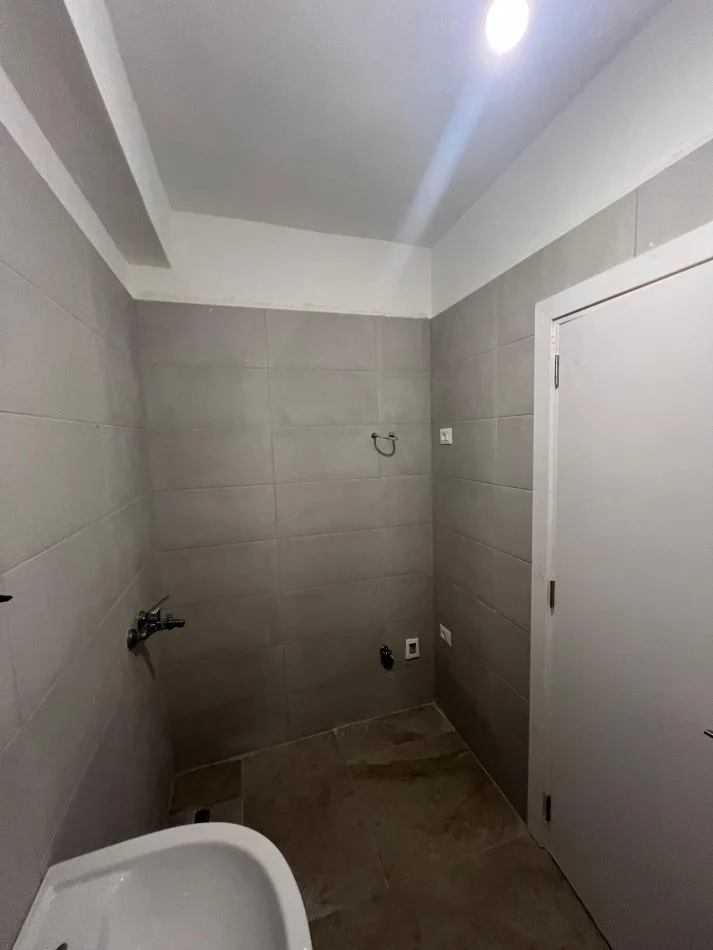 Tirane, shes apartament 2+1+Ballkon Kati 1, 96 m² 220.000 € (Myslym Shyri)