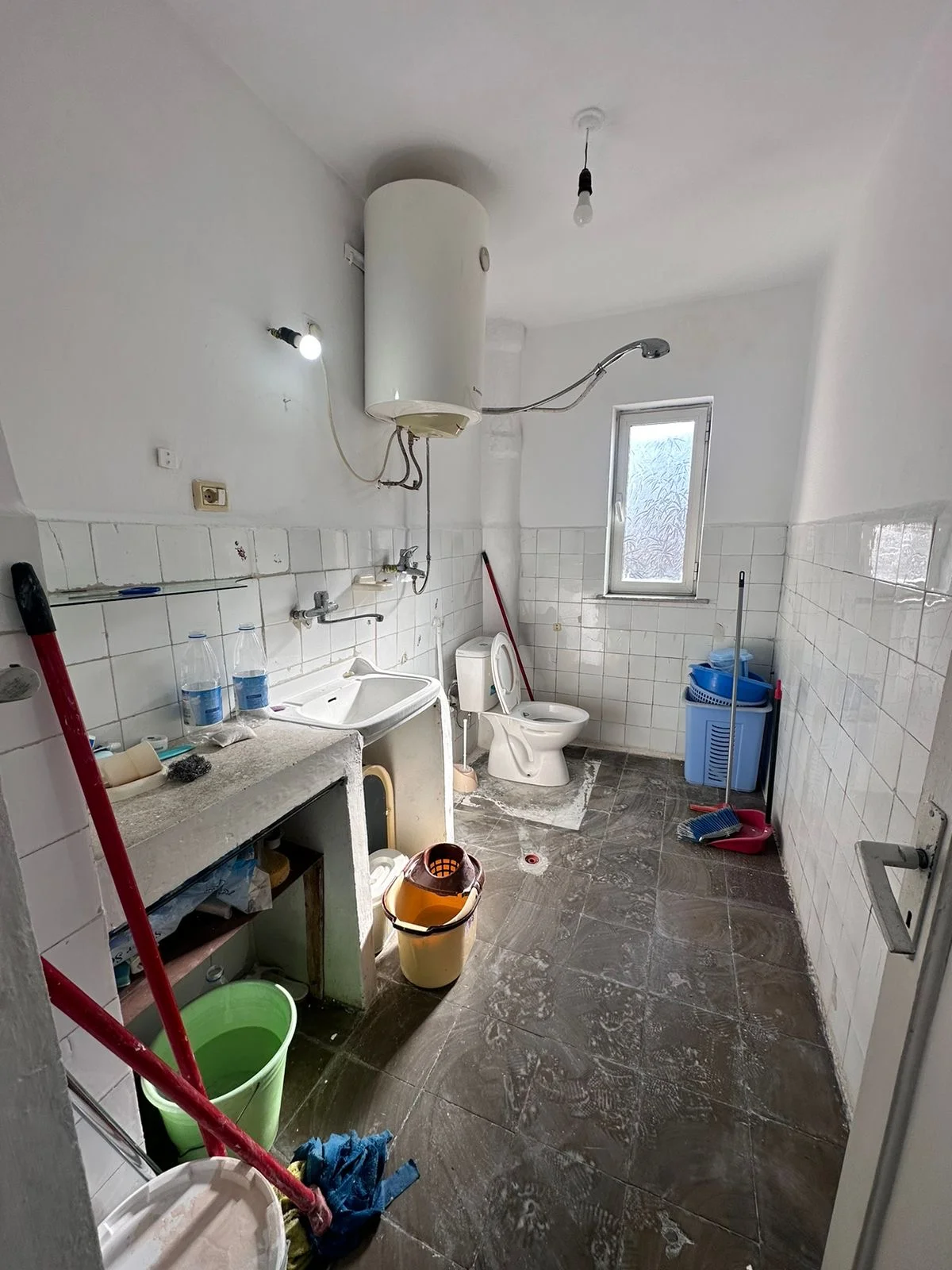 Apartanent 2+1 per qira tek Fortuzi Tirane