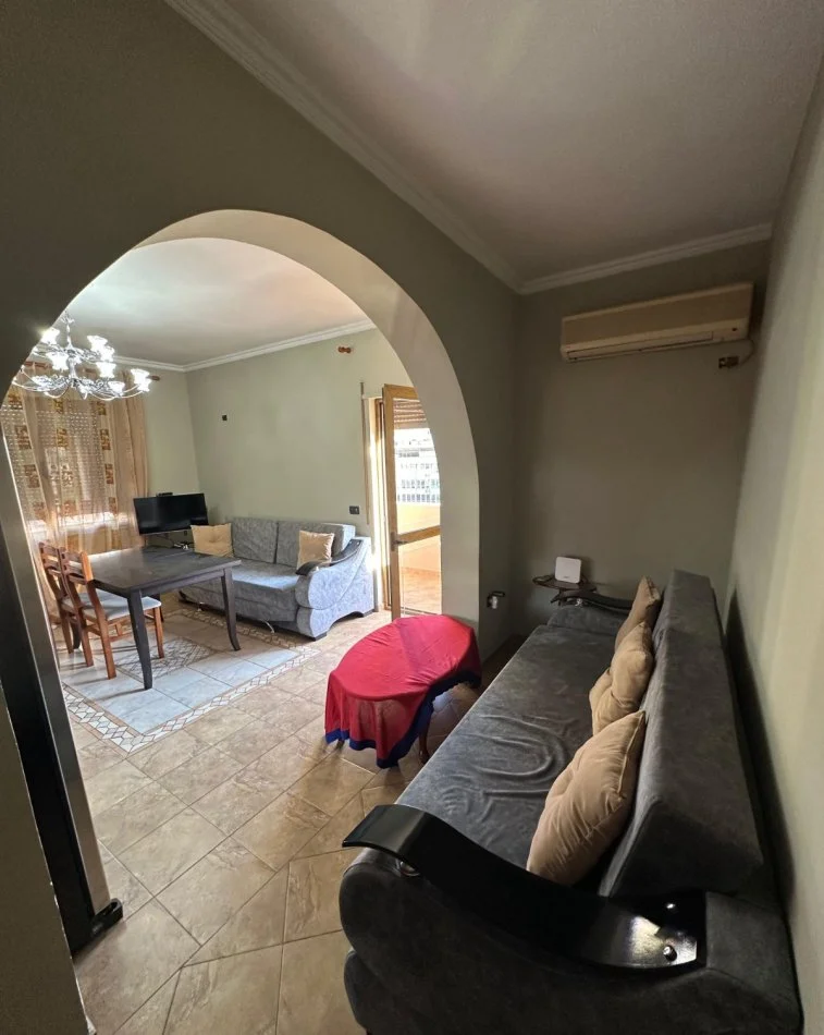 Tirane, jepet me qera apartament 2+1+Ballkon Kati 5, 90 m² 470 € (Zogu i Zi)