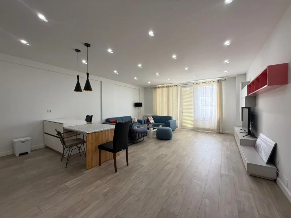 Tirane, jepet me qera apartament duplex 1+1+Ballkon Kati 1, 125 m² 1.400 € (Rezidenca Kodra e Diellit 1)