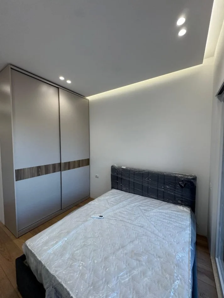 Tirane, jepet me qera apartament 2+1 Kati 2, 86 m² 650 € (RUGA KAVAJES)