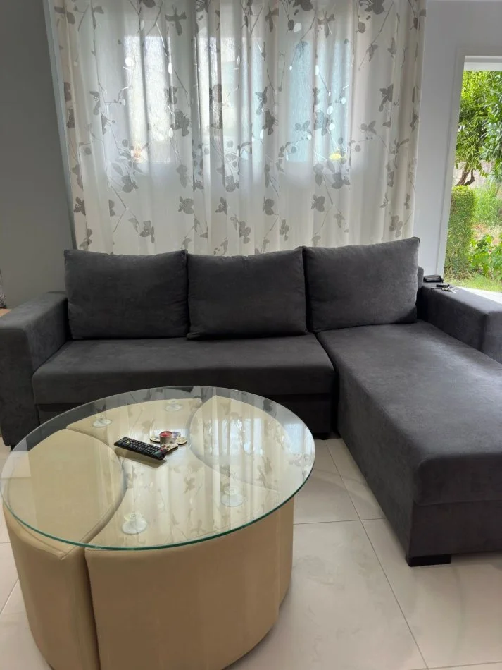 Tirane, jepet me qera apartament 1+1 Kati 0, 65 m² 300 € 