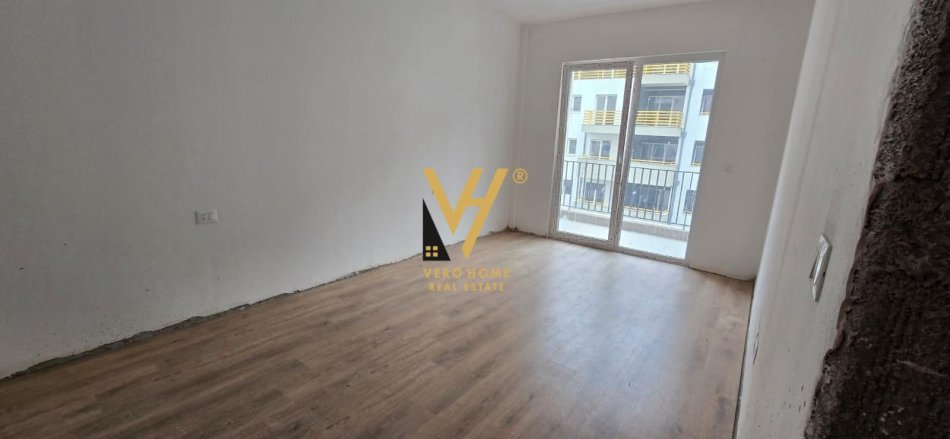 Tirane, shitet apartament 2+1+Ballkon Kati 3, 118 m² 189.000 € (RRUGA DRITAN HOXHA, LAPRAKE)