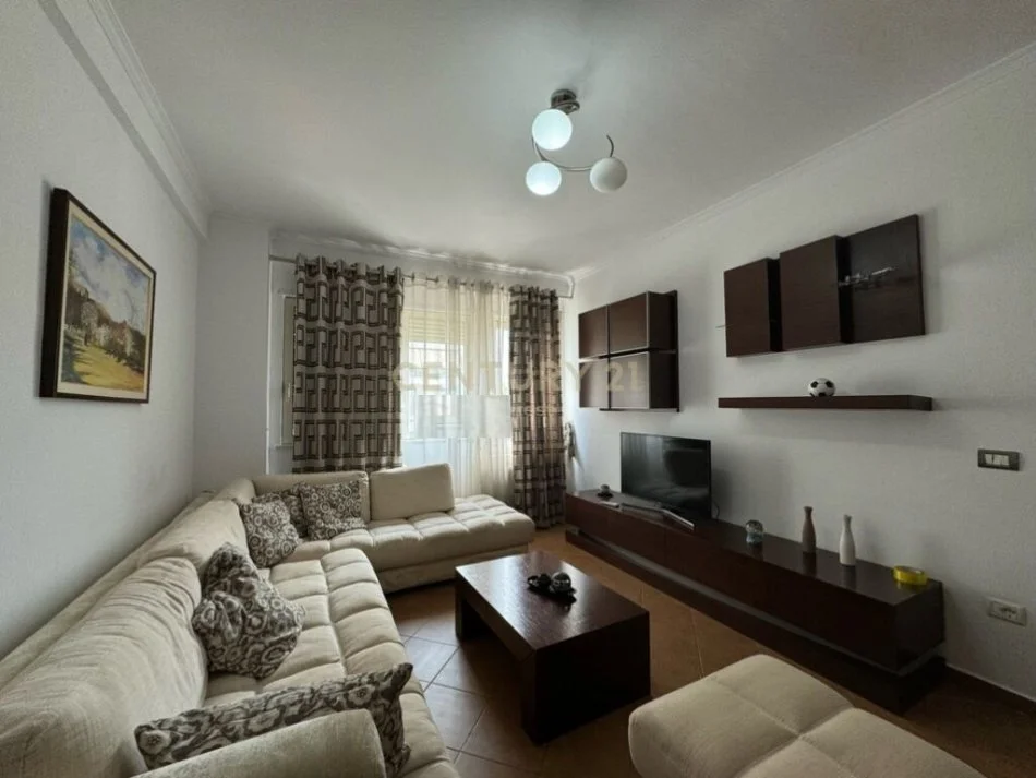 Tirane, jepet me qera apartament 2+1 Kati 4, 74 m² 550 € (Kompleksit Magnet)