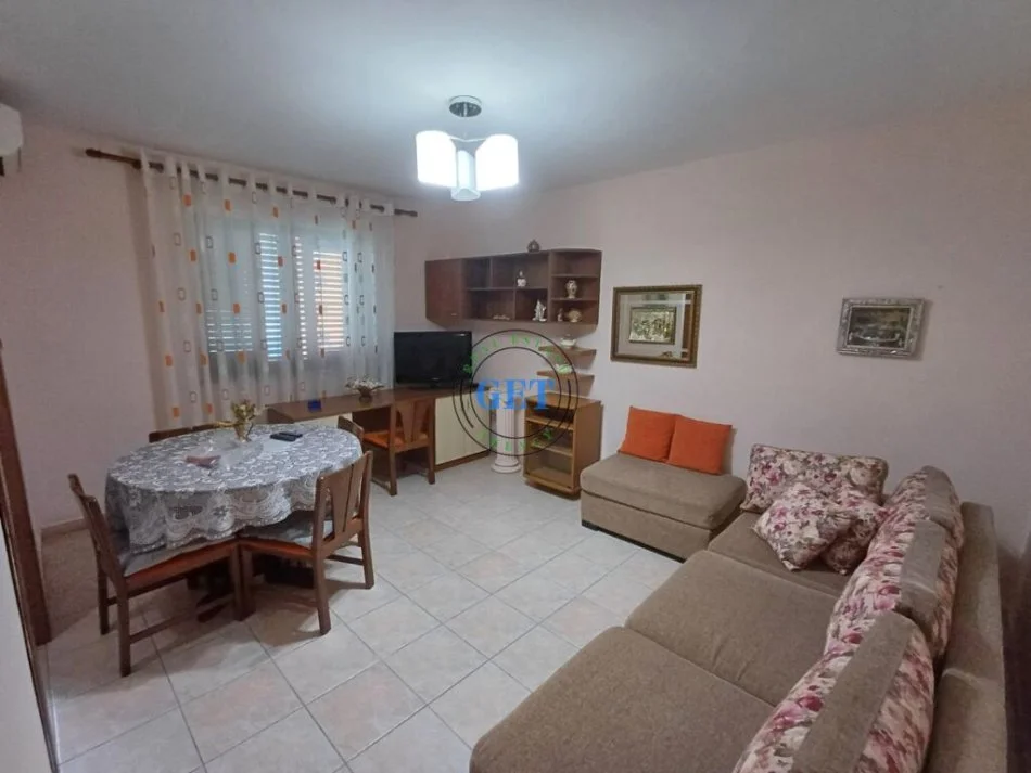 Durres, jepet me qera apartament 1+1 Kati 2, 55 m² 250 € (Fusha e Reres)