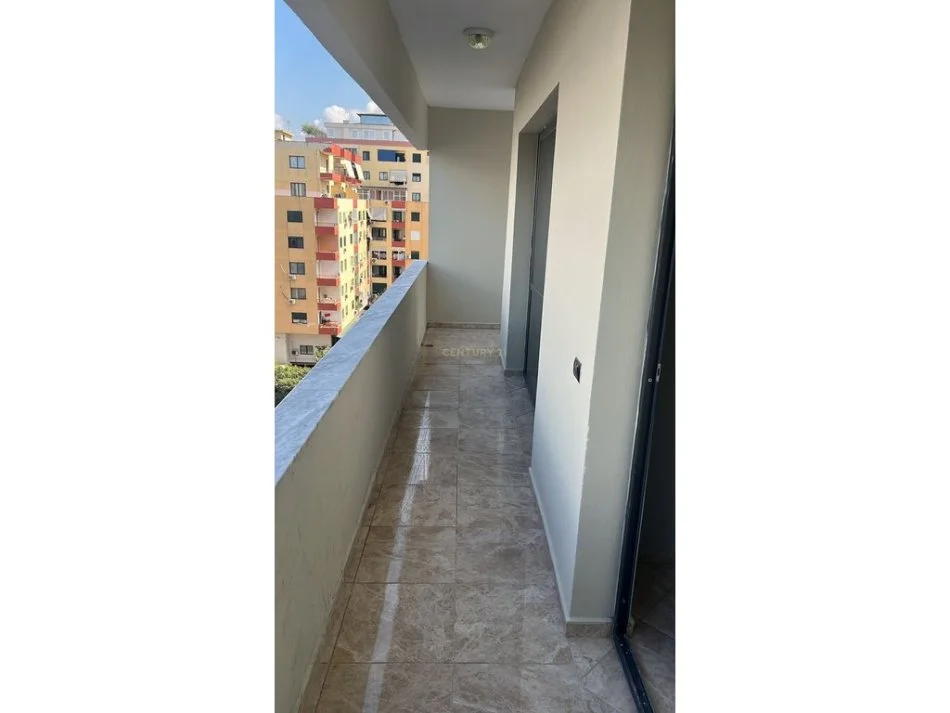 Tirane, jepet me qera apartament 2+1+Ballkon Kati 6, 80 m² 400 € (Astir)
