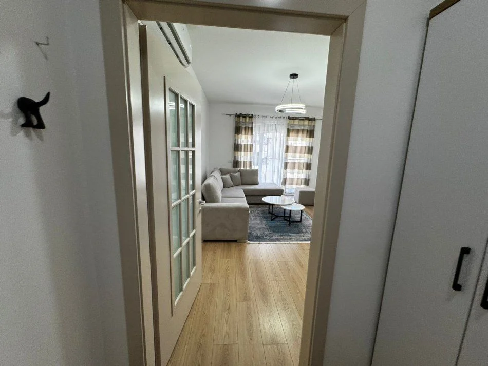 Tirane, jepet me qera apartament 2+1+Ballkon Kati 5, 100 m² 750 € (DON BOSKO)