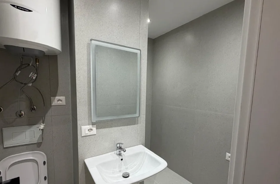 Tirane, shes apartament 2+1 Kati 12, 79 m² 196.000 € (Reshit Petrela)