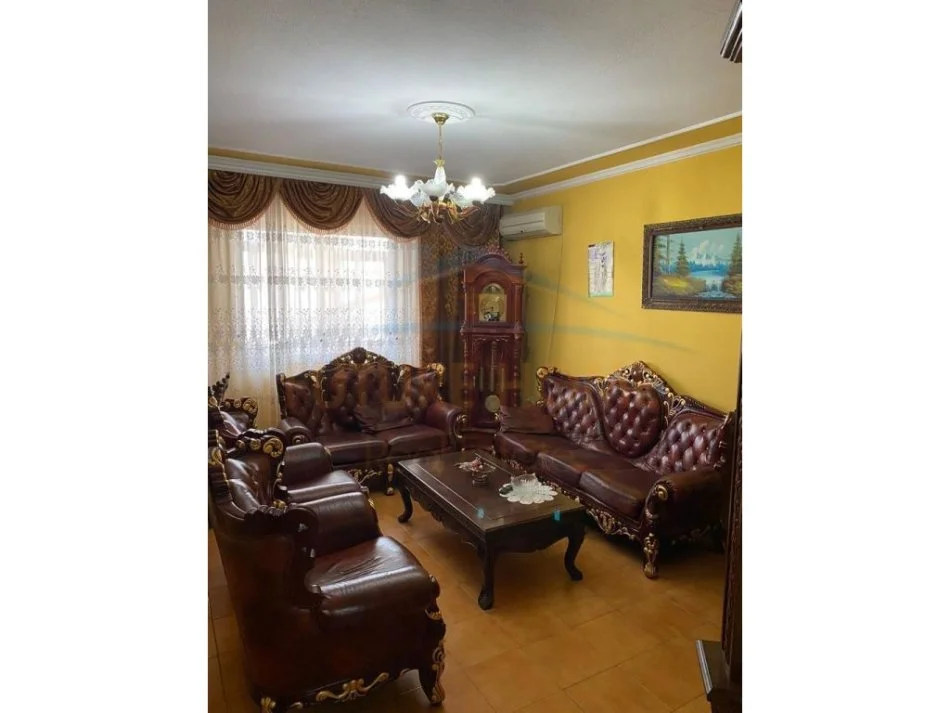 Tirane, jepet me qera 2+1 Kati 5, 102 m² 550 € (Mine Peza)