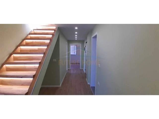 Tirane, shes apartament Duplex Kati 4, 85 m² 190.000 Euro (fresk)