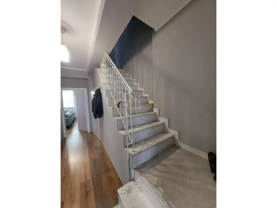 jepet me qera 3 Katshe , 140 m² 1.200 €