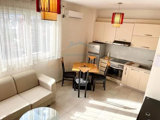 Tirane, jepet me qera apartament 1+1 Kati 7, 66 m² 400 Euro (Xhanfize Keko)