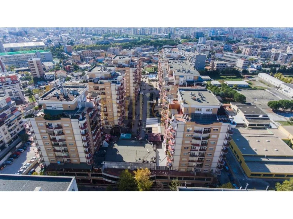 Tirane, jepet me qera 2+1 , 100 m² 600 € (Don Bosko)