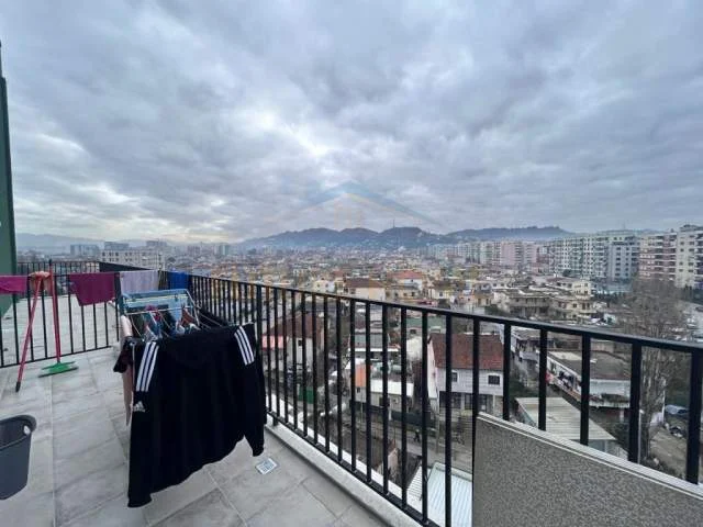 Tirane, jepet me qera apartament 2+1+BLK Kati 6, 100 m² 600 Euro