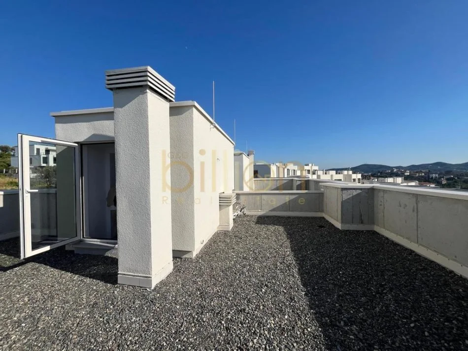 Tirane, jepet me qera 2 Katshe , 200 m² 1.000 € (Farkë)