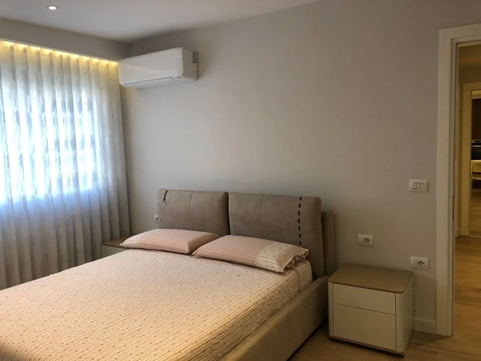 Tirane, jepet me qera apartament 2+1 Kati 2, 85 m² 1.200 € (LIBRI UNIVERSITAR)