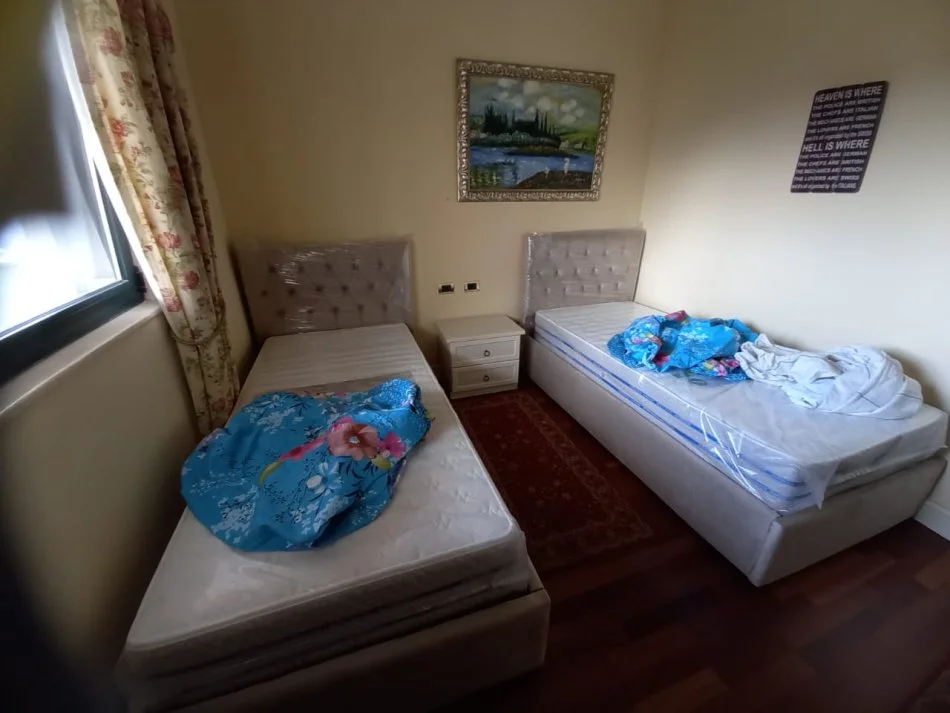 Tirane, jepet me qera 2+1+Ballkon , 550 € (Fresk)