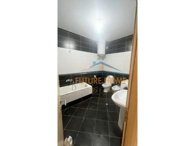 Tirane, shitet apartament 2+1 Kati 3, 105 m² 250.000 Euro (KOMUNA E PARISIT)