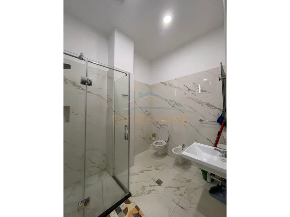 Tirane, jepet me qera apartament 1+1+Ballkon Kati 0, 91 m² 500 € (Liqeni i Thate)