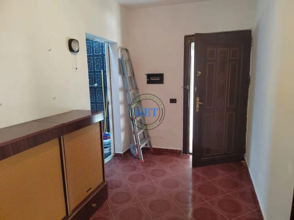 Durres, jepet me qera apartament 2+1 Kati 4, 75 m² 300 € (Lagja 18)