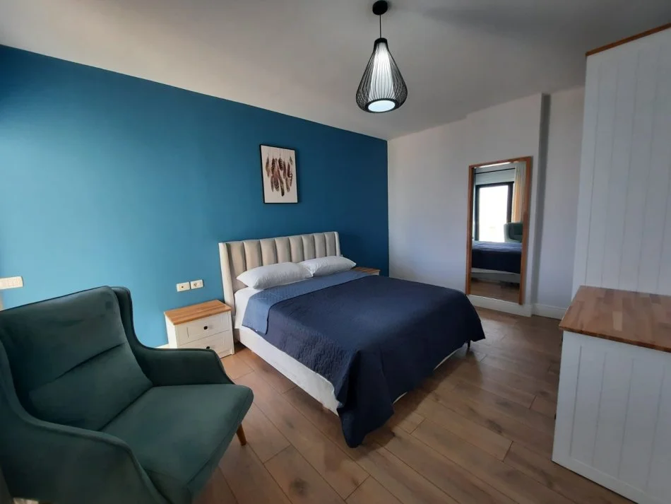 Durres, jepet me qera apartament 2+1+Ballkon Kati 8, 1.200 € (Vollga Durres)