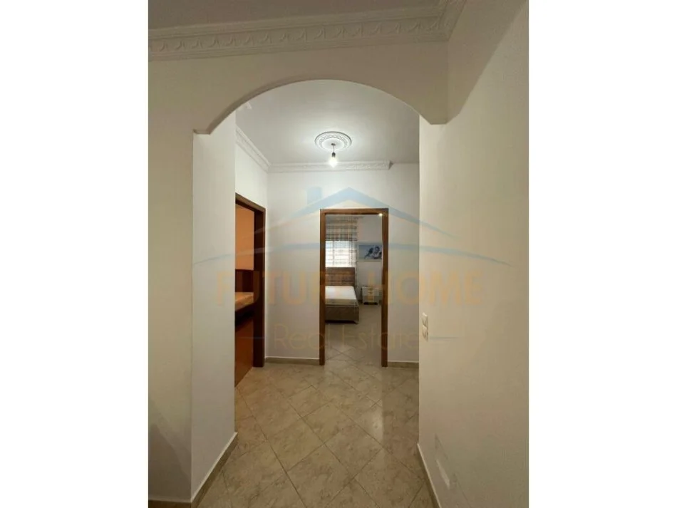 Durres, jepet me qera apartament 2+1 Kati 5, 350 € 