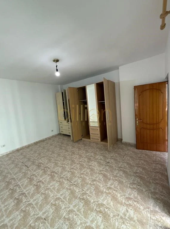 Tirane, shitet 3+1+Ballkon , 120 m² 248.000 € (Komuna Parisit)