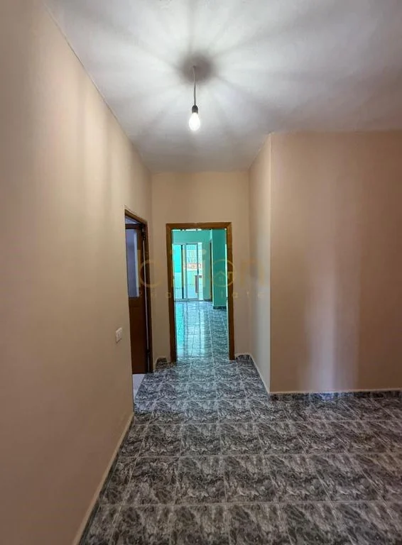 Tirane, shitet 3+1+Ballkon , 120 m² 248.000 € (Komuna Parisit)